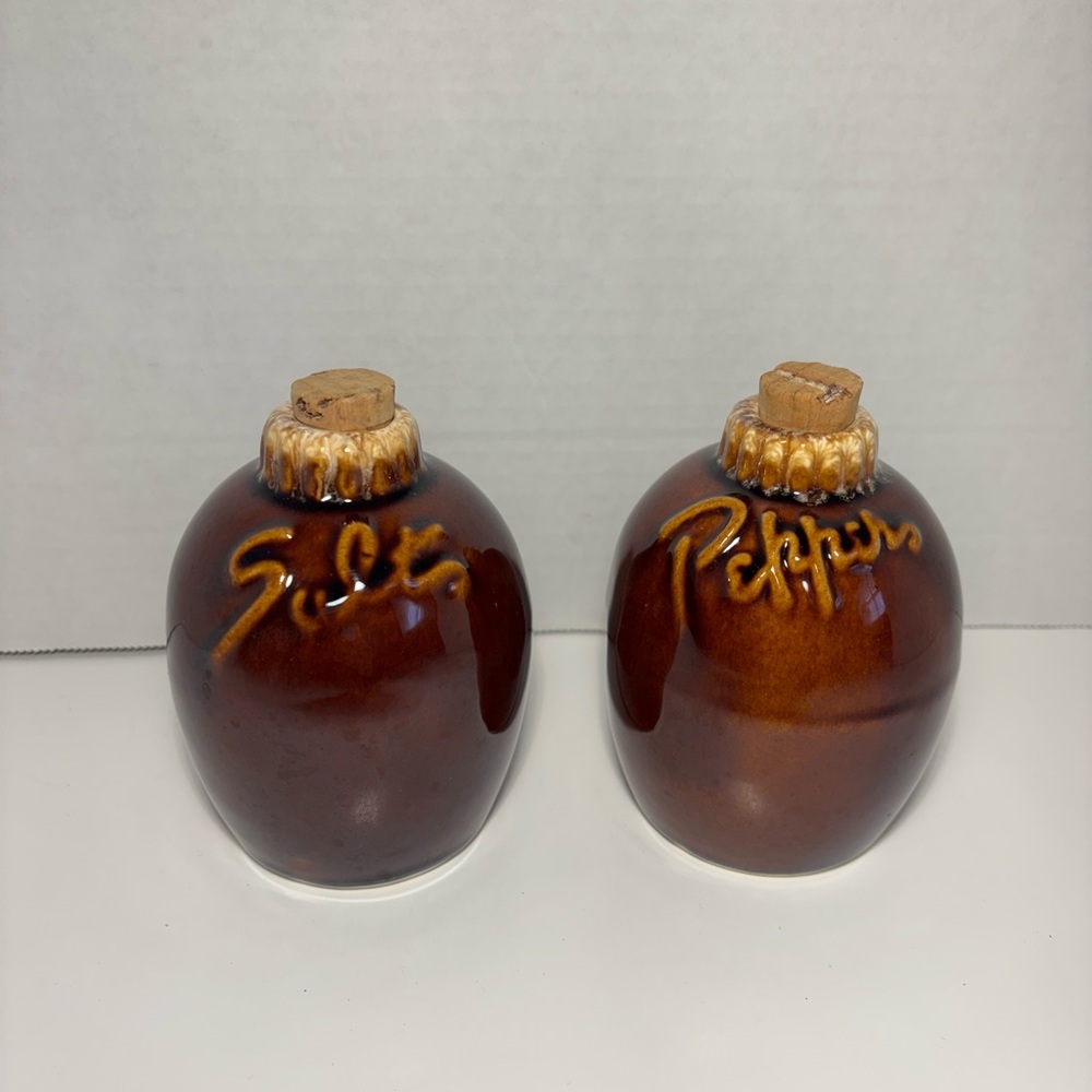 Hull USA Brown Drip Salt Pepper Shakers Cork Stoppers Hull Pottery Discontinued